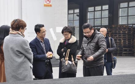 国际光纤传感手艺范畴闻名学者饶云江传授、市经信委蒋处长等一行到公司停止考查调研
