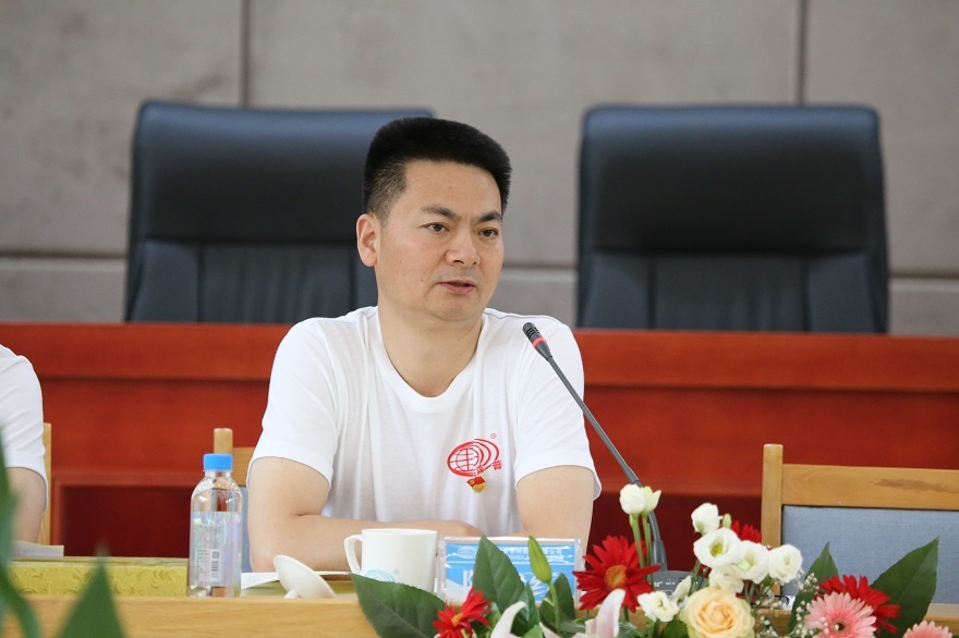 陈总发言.JPG